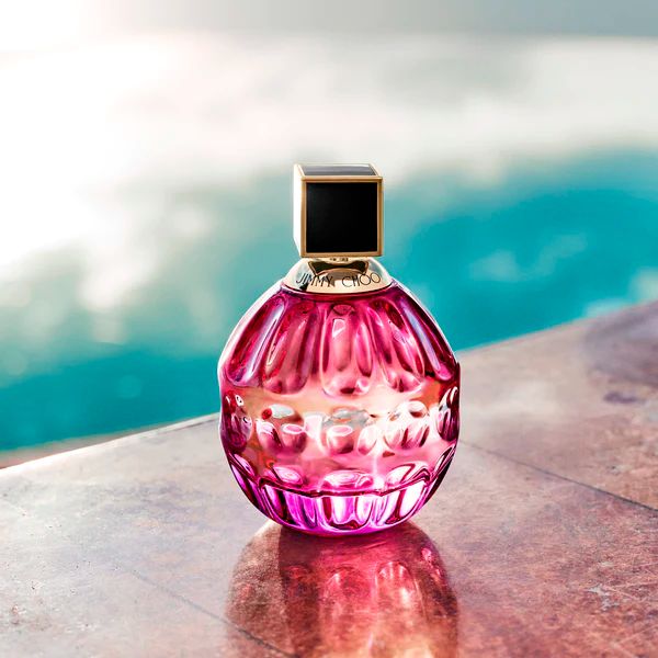 Nước hoa Jimmy Choo Rose Passion EDP có khả năng lưu hương đến 6h đồng hồ